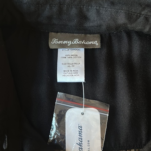 Tommy Bahama Lace Shirred Boyfriend Shirt Black Relaxed Fit Button Up XS - Picture 8 of 10